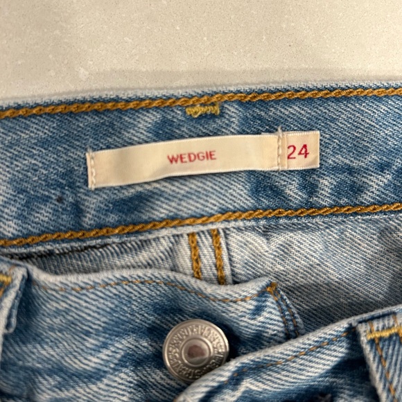 Levi’s Wedgie Jean - Picture 3 of 4